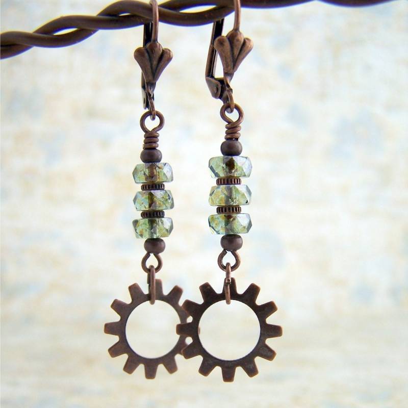 steampunk Zahnrad Ohrringe in Grün - Kupfer Zahnräder Und Facettierte Picasso Perlen Schmuck steampunk Zahnrad Ohrringe in Grün - Kupfer Zahnräder Und Facettierte Picasso Perlen Schmuck von ElainaLouiseStudios