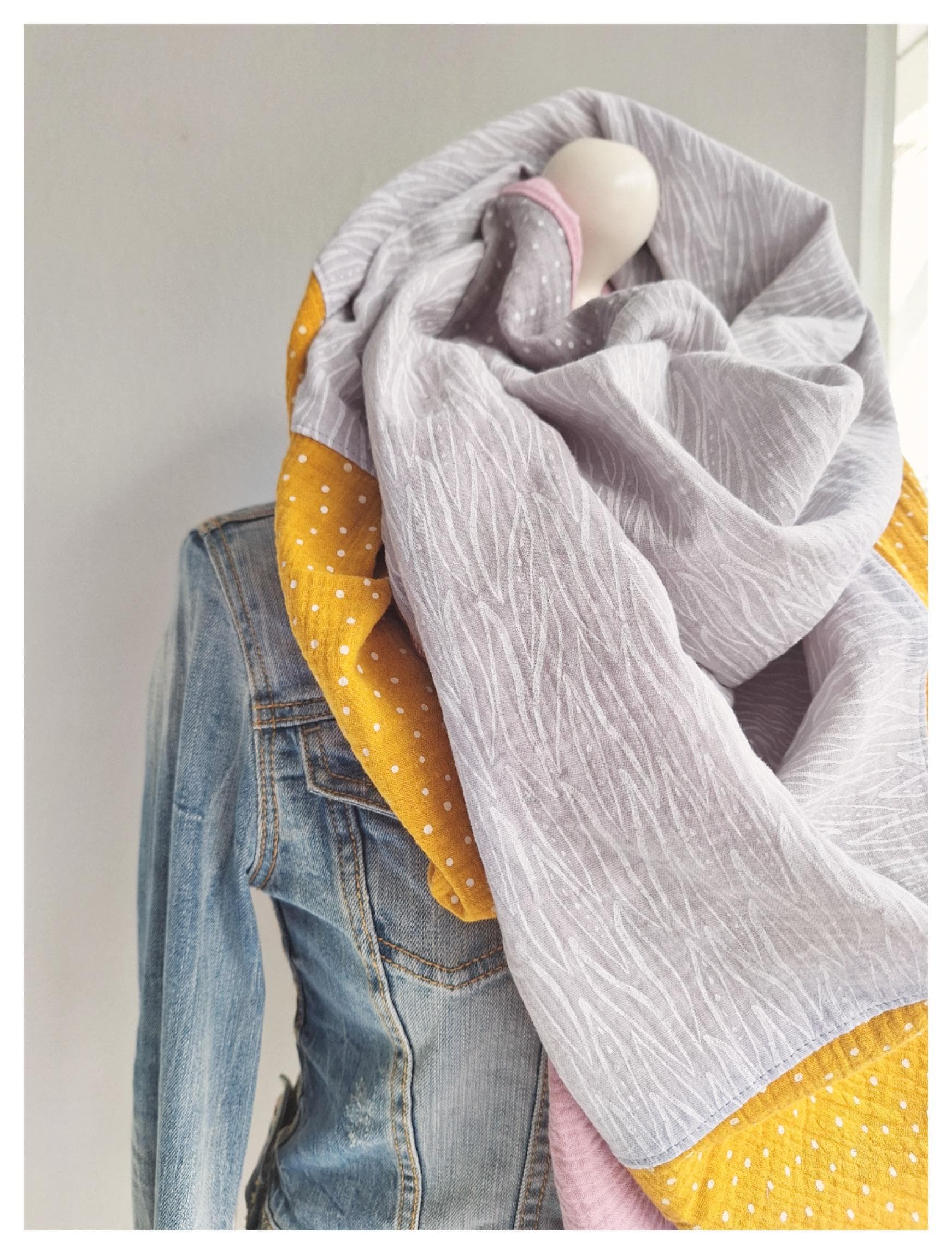xxl Musselintuch/strandtuch, 135/135cm, Altrosa/Ockergelb/Grau, Blätter, Punkte, Unikat von ElaineDesignBoutique