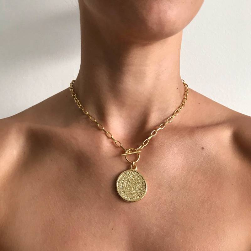 Gold Medaillon Anhänger Halskette, 18K Vergoldet T-Verschluss Kette von Elanistudio