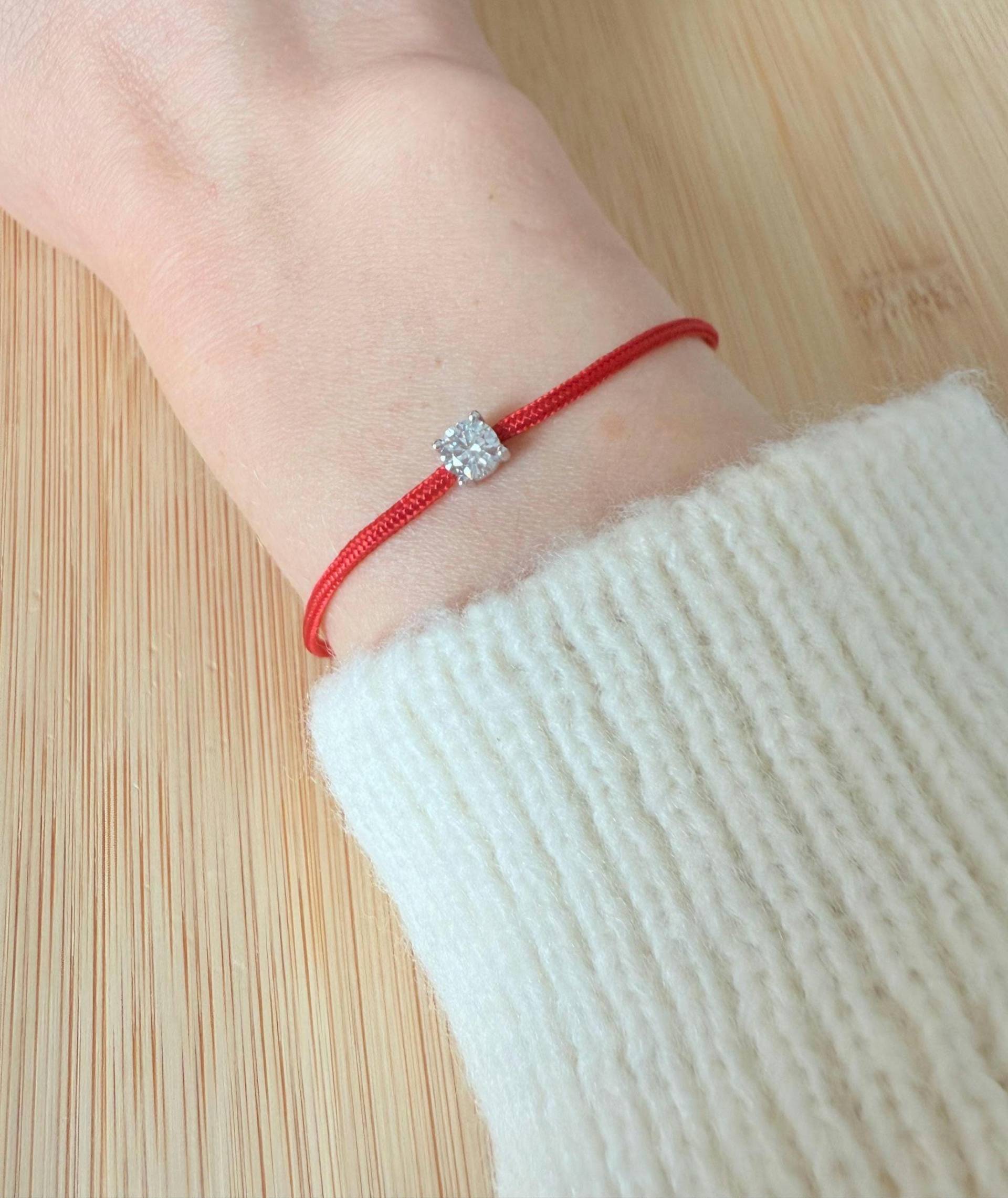 Red String Bracelet Kabbalah Amulet, Protection Bracelet, Handmade in Germany, Moissanite Bracelet von ElanovaJewelry