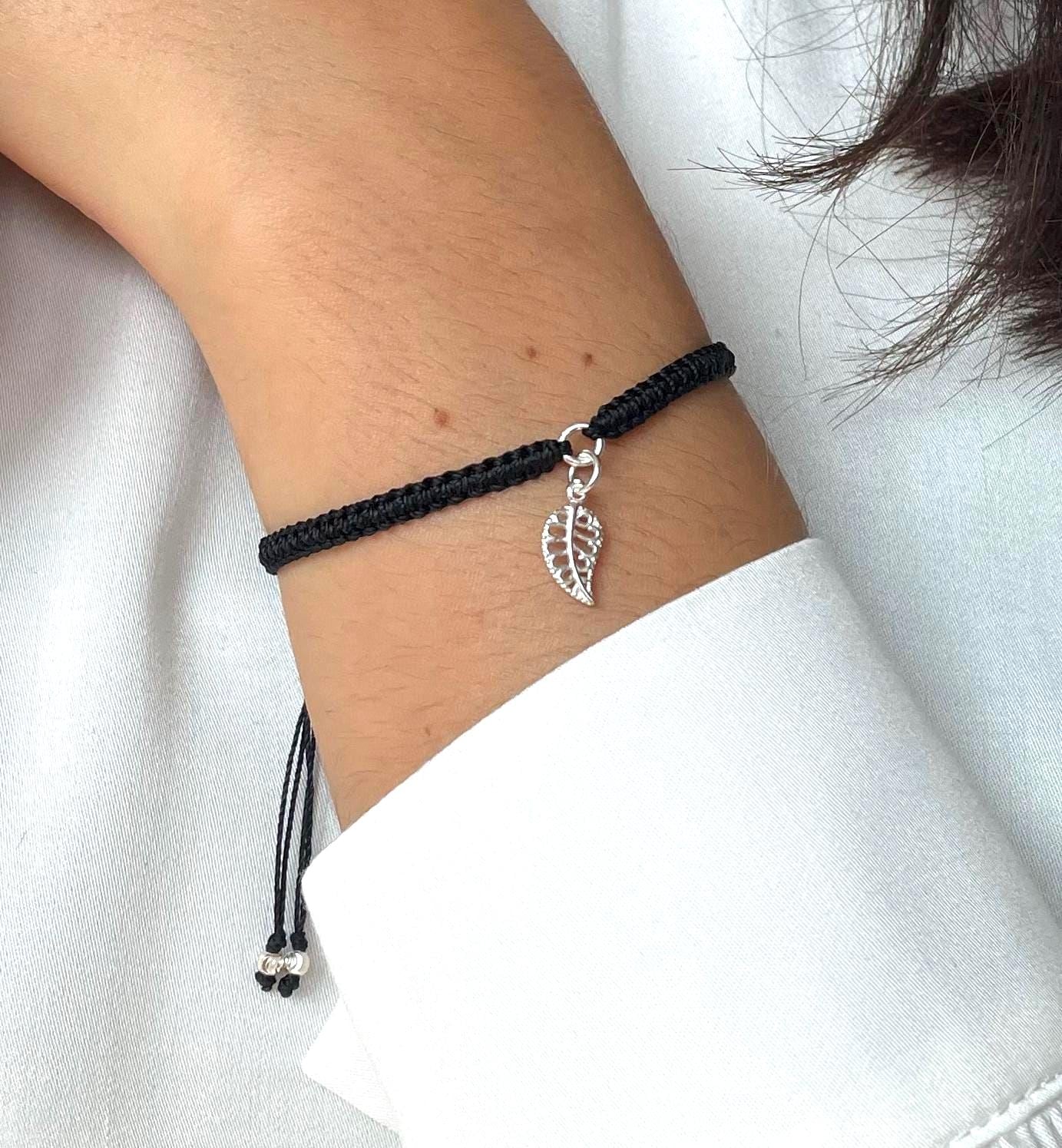 Mikro-Makramee Armband Mit Blatt Anhänger - 925 Sterling Silber, Verstellbar, Handgeknüpft Silberperlen, Boho, Elegant, Schwarz-Silber Mikro-Makramee Armband Mit Blatt Anhänger - 925 Sterling Silber, Verstellbar, Handgeknüpft Silberperlen, Boho, Elegant, Schwarz-Silber von ElarisJewellery