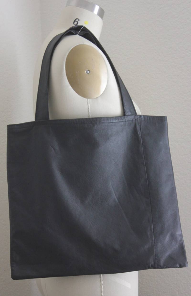 Große Schwarze Leder Tote Bag Gefütterte Ledertasche Große Schwarze Leder Tote Bag Gefütterte Ledertasche von ElasIdeaDesigns