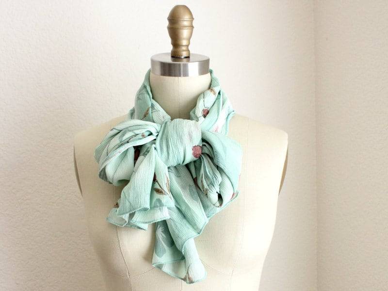 Langer Schal, Upcycling Light Aquamarin Floral Print Langer Schal, Upcycling Light Aquamarin Floral Print von ElasIdeaDesigns