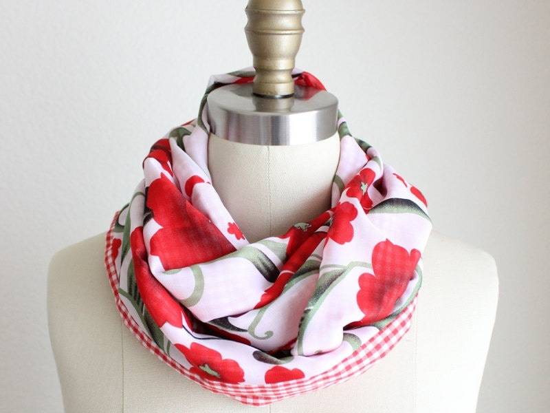 Roter Gingham Und Blumen Reversible Infinity Schal Roter Gingham Und Blumen Reversible Infinity Schal von ElasIdeaDesigns