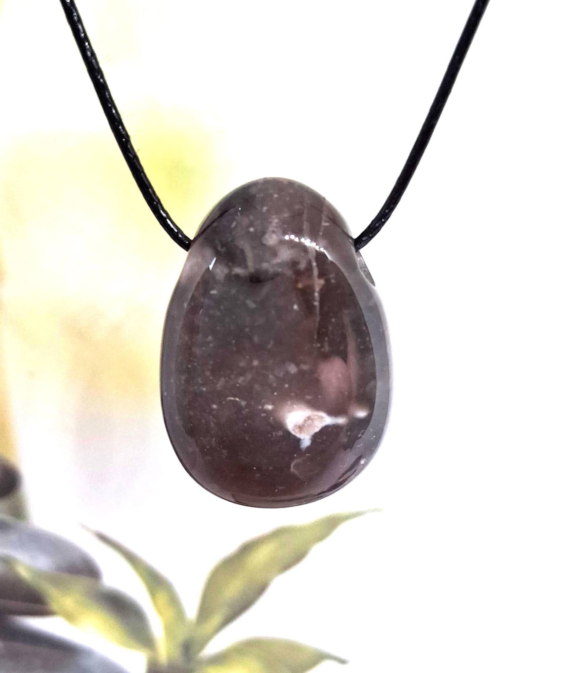 Flint, Silex, Feuerstein, Prähistorisch Feuerzeug, Schmucksteinanhänger von ElasSteine