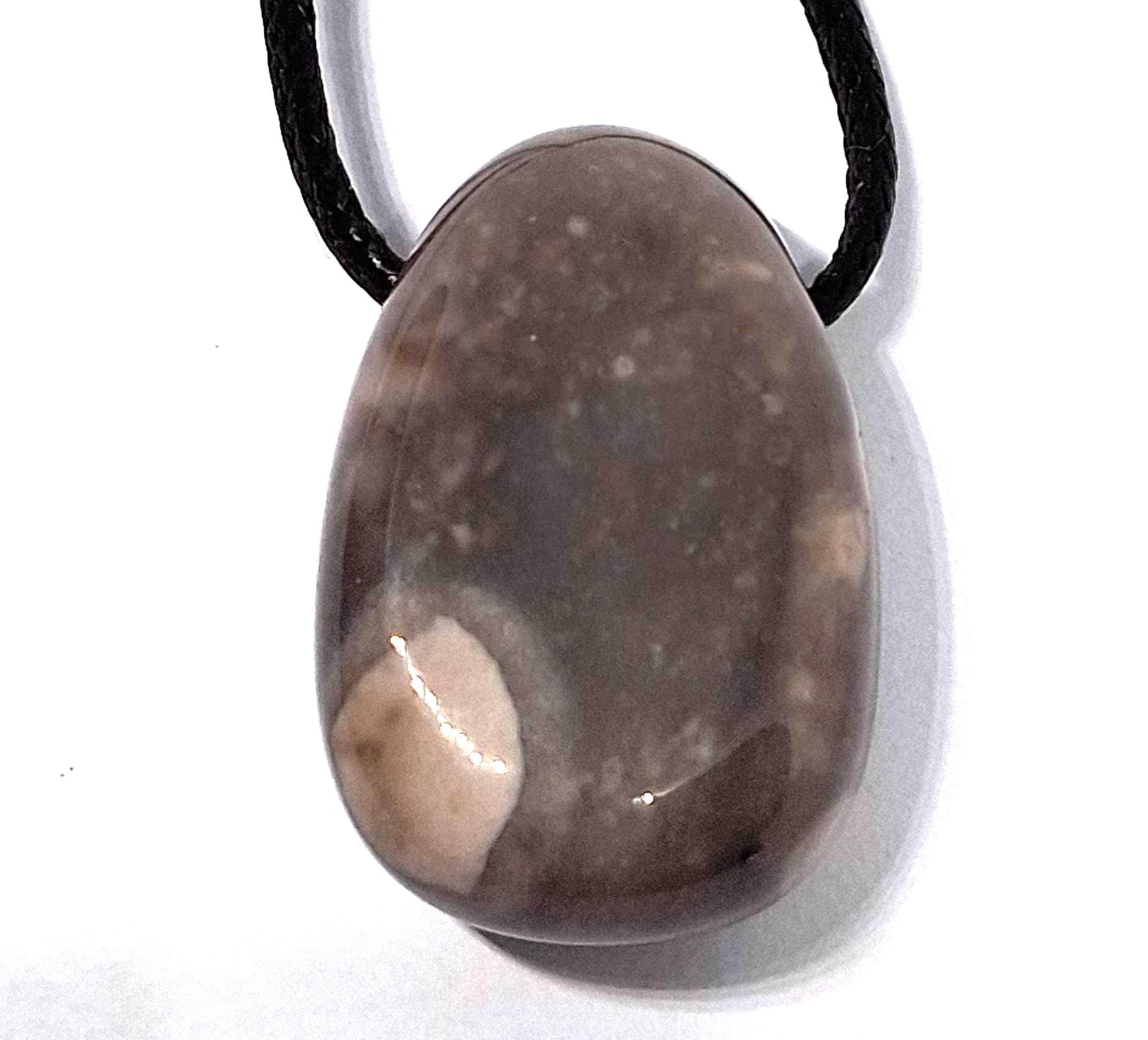 Flint, Silex, Feuerstein, Prähistorisch Feuerzeug, Schmucksteinanhänger von ElasSteine