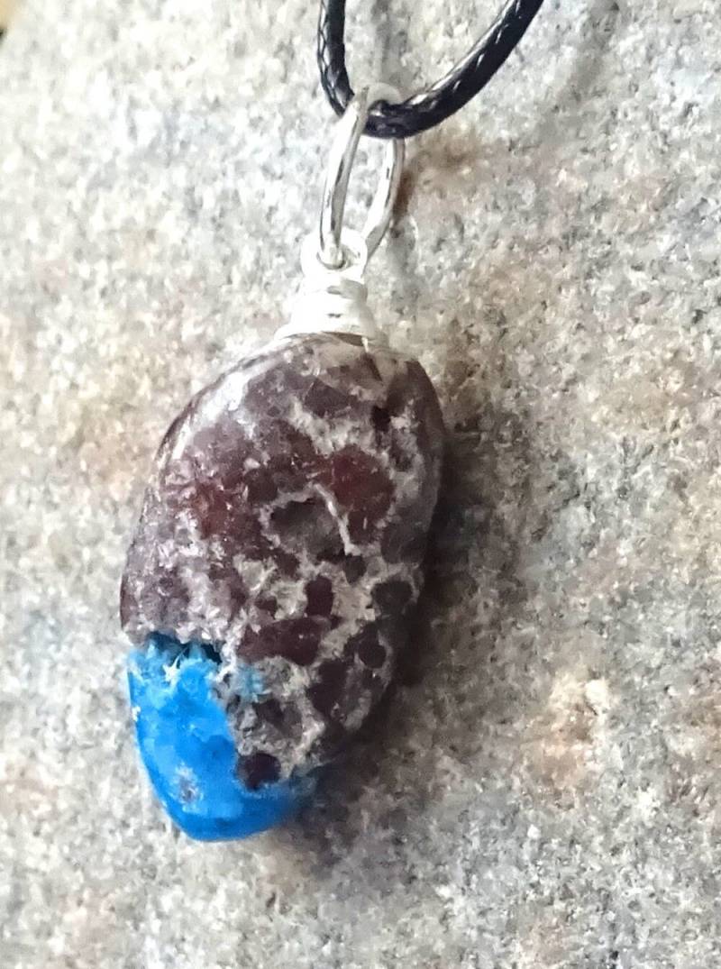 Magisch Seltener Cavansit Anhänger Mit 925 Silberöse Am Band von ElasSteine