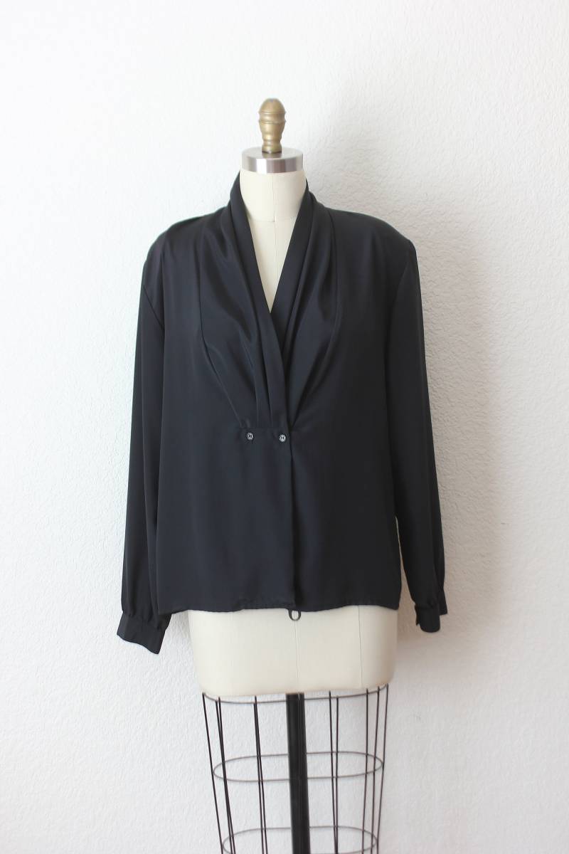 Vintage Schwarze Seidige Bluse von ElasVintageFinds