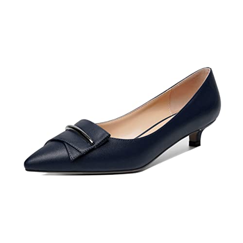 Elashe Damen Niedrige Kitten Absatz Heel Geschlossene Spitze Zehenkappe Slip on Pump Schnalle Schleife Hochzeitsschuhe 3.5CM Marine EU42 von Elashe