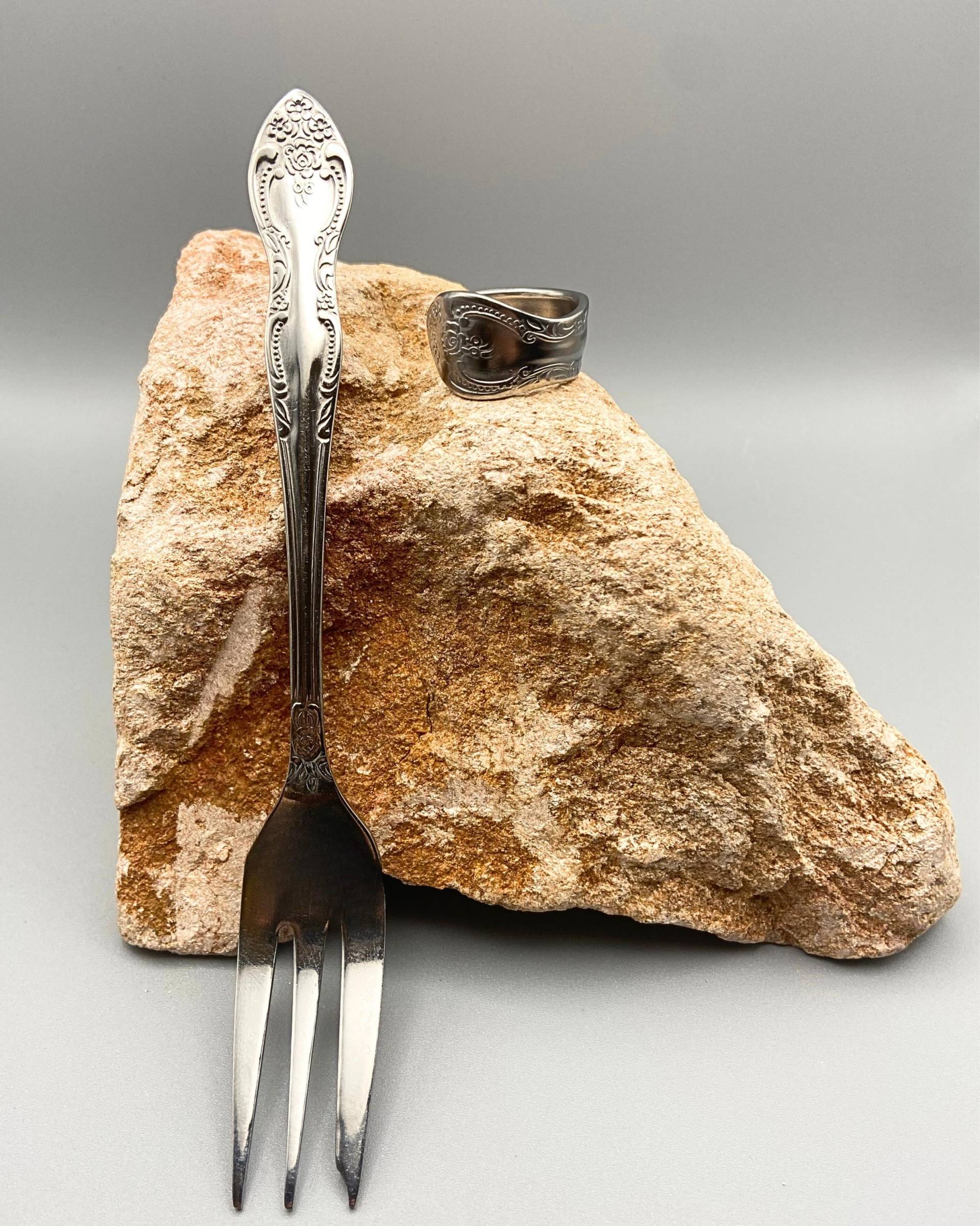 Verzierter Edelstahl Löffelring "Crystal Flower" - Handgemachter Ring Aus Besteck | Upcycling Schmuck Einzigartiges Geschenk Für Sie Ihn von ElbSoulJewelry