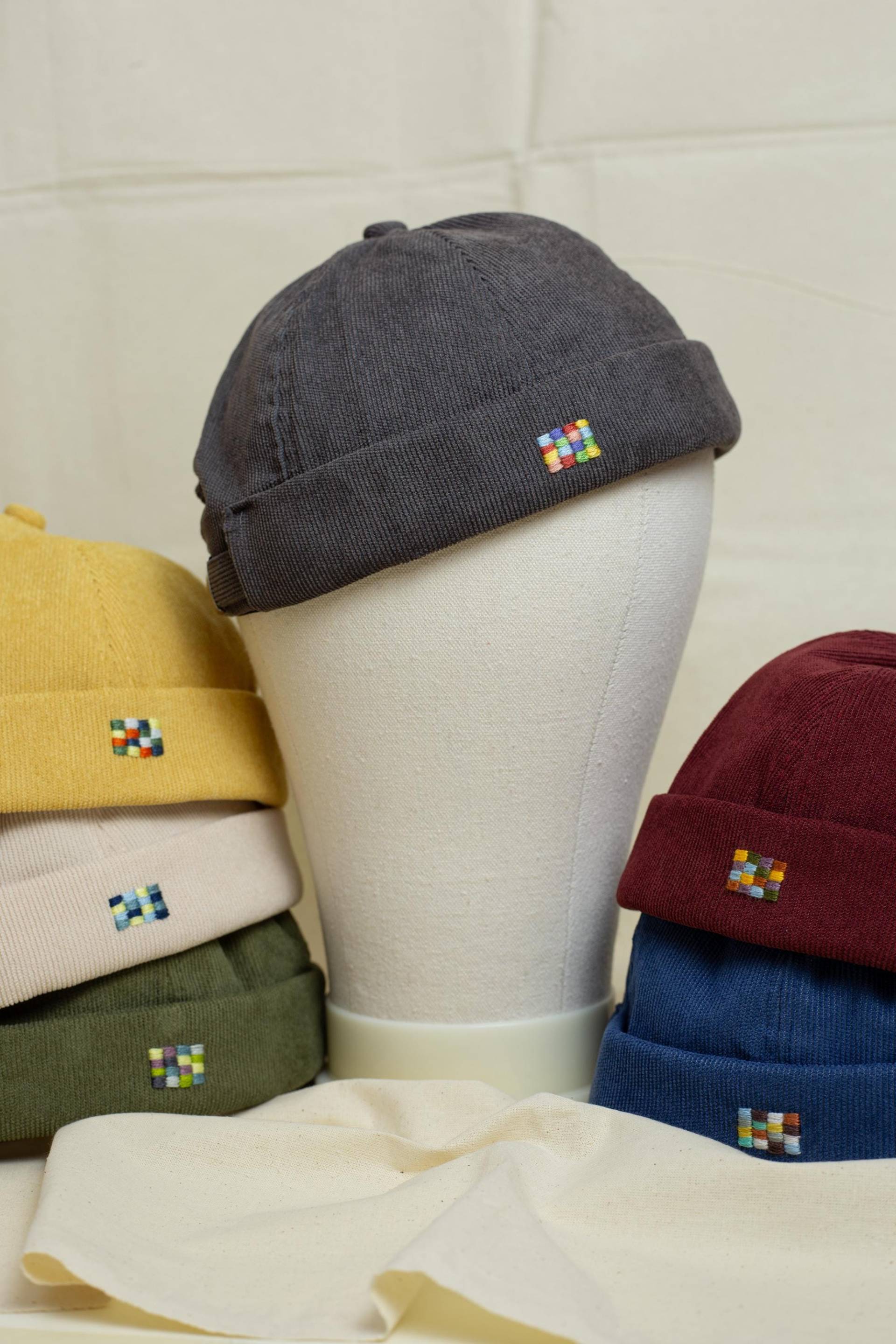 Corduroy Docker Cap With Hand Embroidery Corduroy Docker Cap With Hand Embroidery von ElbeStitchLab