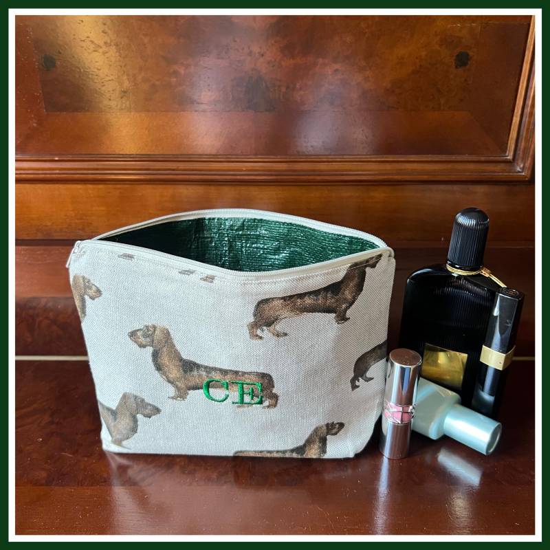 Kosmetiktasche Aus Dackel Baumwollstoff Kosmetiktasche Aus Dackel Baumwollstoff von ElbkinderManufaktur