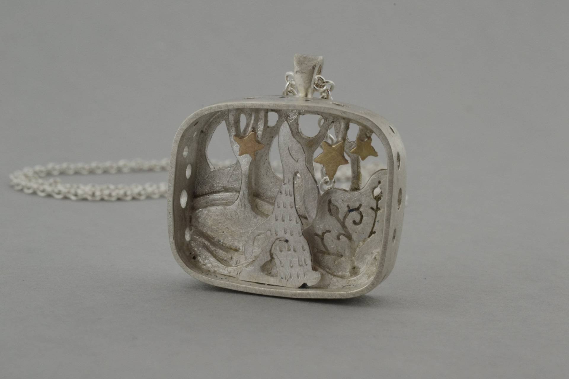Hare Und Sterne Anhänger Halskette-Silber 9Ct Gold Handgefertigt Originalschmuck Hare Und Sterne Anhänger Halskette-Silber 9Ct Gold Handgefertigt Originalschmuck von ElbyBrown