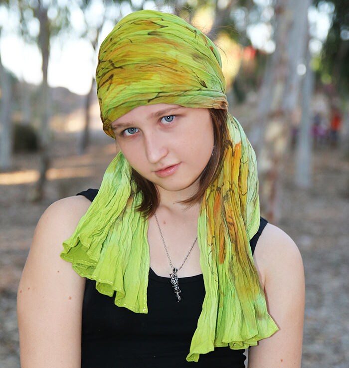 Baumwollschal Im Boho-stil - Erdfarbener Schal Handbemalter Crush Baumwolle Boho Mode-Accessoire Unisex Accessoire von EleNesSilk