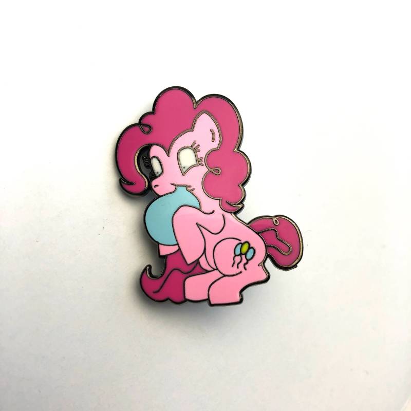 Pinky Pops Pin - Pinkie Pie My Little Pony Revers Hut von ElectrikGraffiti