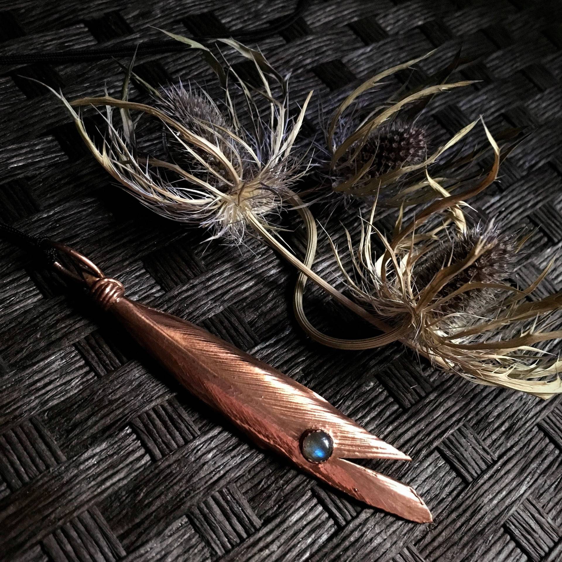 Spaltfeder Labradorit Stein Halskette | Kupfer Elektrogeformter Anhänger von ElectroAlchemy