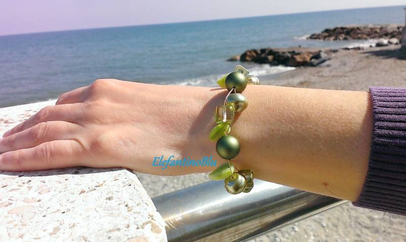 Armband Mit Perlen Und Farbigem Glas Lässt Wald Grün Armband Mit Perlen Und Farbigem Glas Lässt Wald Grün von ElefantinoBlu
