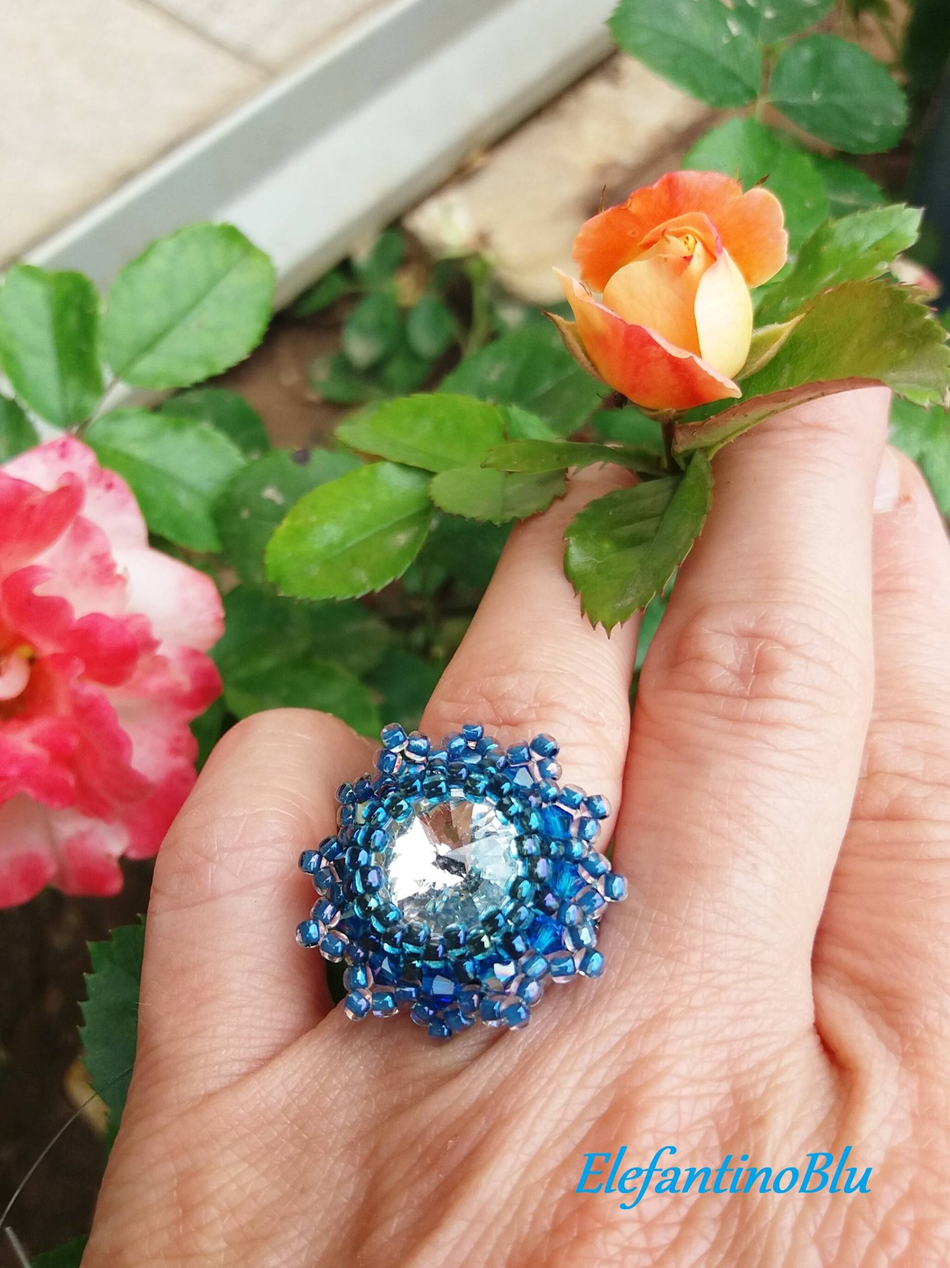 Blauer Rinnsal Ring Und Swarovski Kristalle, Kristallring, Jubiläumsverlobungsgeschenk, Geschenk Für Sie, Handgefertigt, Einzigartig, Nickelfrei Blauer Rinnsal Ring Und Swarovski Kristalle, Kristallring, Jubiläumsverlobungsgeschenk, Geschenk Für Sie, Handgefertigt, Einzigartig, Nickelfrei von ElefantinoBlu