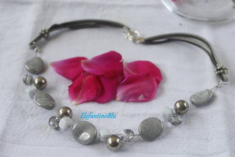 Grauglas, Kristall Und Alcantara Halskette, Schmuck Für Sie, Jubiläum, Geschenk Perlenkette, Handgefertigt, Unikat, Nickelfrei Grauglas, Kristall Und Alcantara Halskette, Schmuck Für Sie, Jubiläum, Geschenk Perlenkette, Handgefertigt, Unikat, Nickelfrei von ElefantinoBlu