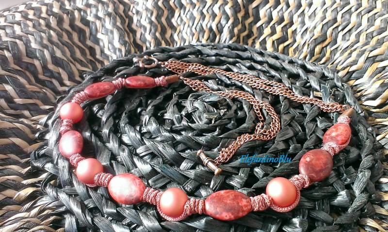 Korallen-Buntglasperlenkette Mit Gurtband Und Dreifacher Kupferkette, Schmuck Für Sie, Handgefertigt, Unikat, Eiche, Nickelfrei Korallen-Buntglasperlenkette Mit Gurtband Und Dreifacher Kupferkette, Schmuck Für Sie, Handgefertigt, Unikat, Eiche, Nickelfrei von ElefantinoBlu