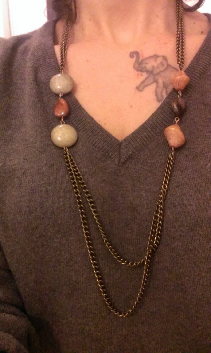 Lange Halskette Braune Und Beige Glasperlen Mit Goldener Bronzierter Kette, Handgefertigt Einzigartig, Nickelfrei Lange Halskette Braune Und Beige Glasperlen Mit Goldener Bronzierter Kette, Handgefertigt Einzigartig, Nickelfrei von ElefantinoBlu
