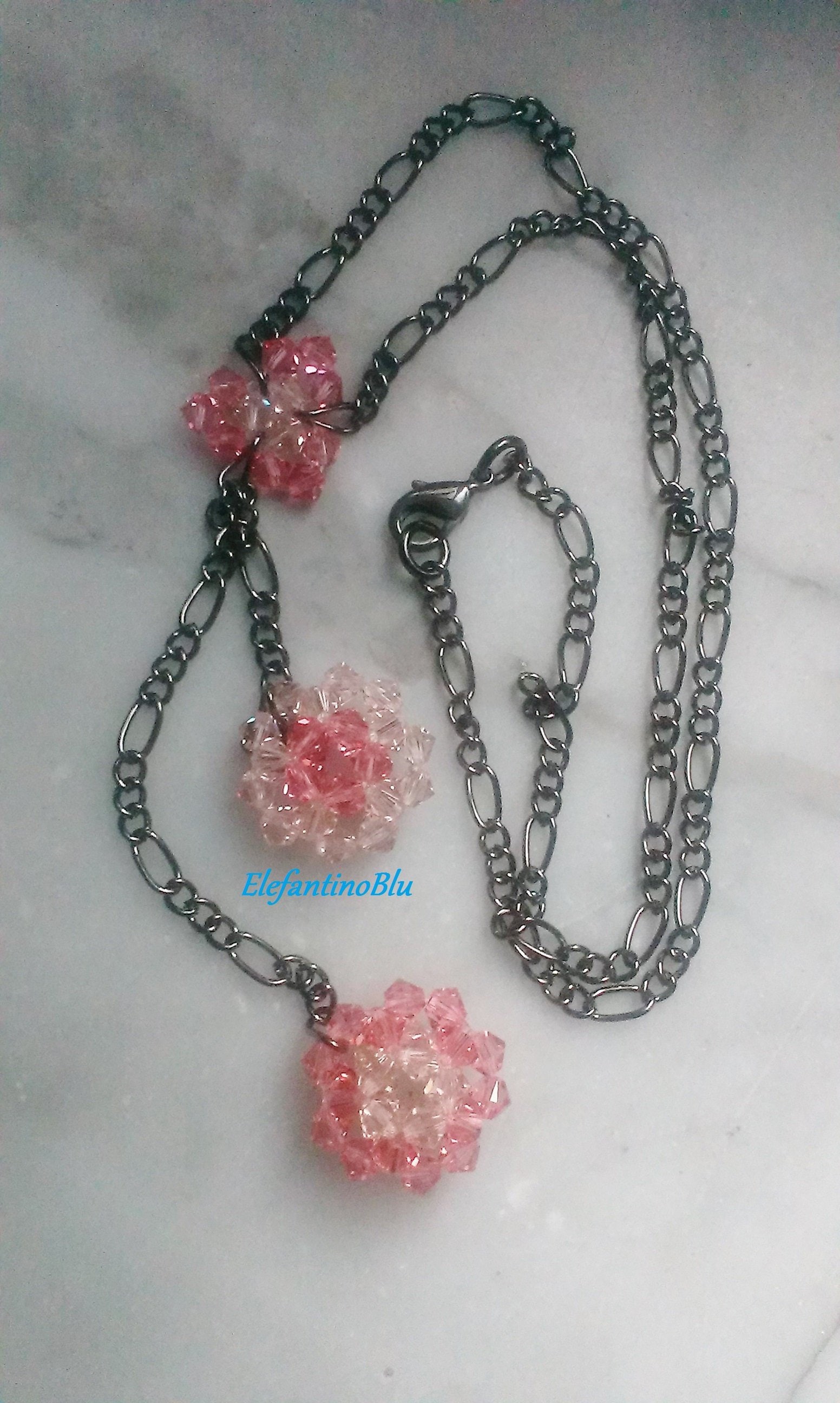 Rosa Halskette Blumenanhänger Swarovski Kristalle, Schwarz Rosa Halskette, Weihnachtsgeschenk, Geschenk Für Sie, Schmuck, Handgefertigt, Unikat von ElefantinoBlu