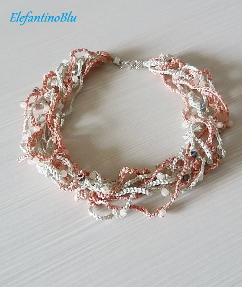 Silberrosa Häkel-Rundhalskette Mit Rosa Jade - Und Swarovski-Kristallen, Schmuck Für Sie, Jubiläum, Handgefertigt, Unikat, Nickelfrei Silberrosa Häkel-Rundhalskette Mit Rosa Jade - Und Swarovski-Kristallen, Schmuck Für Sie, Jubiläum, Handgefertigt, Unikat, Nickelfrei von ElefantinoBlu