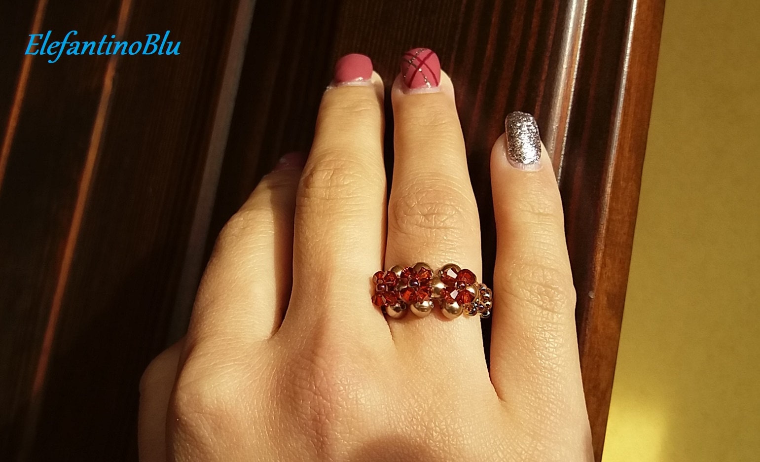 Swarovski Rot Gold Ehering Mit Bronze Perlen, Crystal Red Magma, Jahrestag Geschenke, Valentinstag, Handgefertigte, Einzigartige, Nickelfrei von ElefantinoBlu