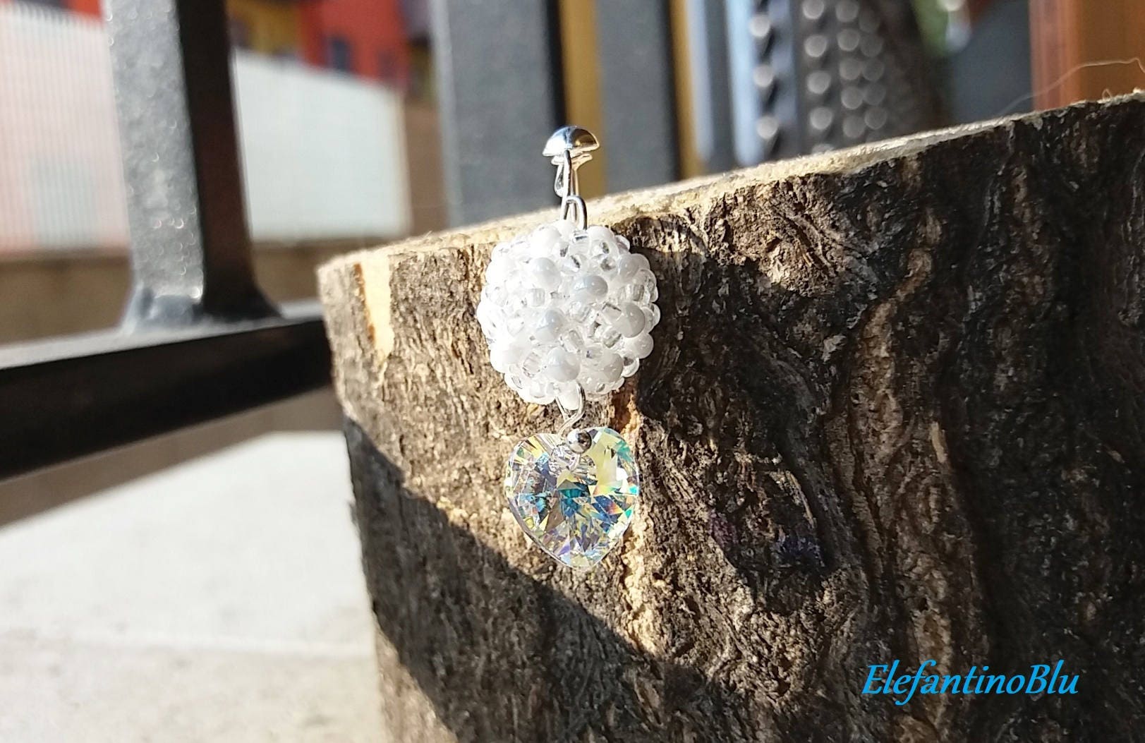 Weiße Perlen Anhänger Ohrringe Mit Swarovski Herzen, Geschenk Für Sie, Freundin Geschenk, Schmuck Handgefertigt, Einzigartig, Nickelfrei Weiße Perlen Anhänger Ohrringe Mit Swarovski Herzen, Geschenk Für Sie, Freundin Geschenk, Schmuck Handgefertigt, Einzigartig, Nickelfrei von ElefantinoBlu