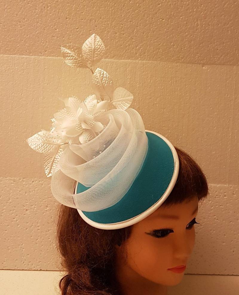 Blauer Fascinator #blauer Und Weißer Hut Ascot Hochzeit Cocktailhut Kirchenhut Blauer Fascinator #blauer Und Weißer Hut Ascot Hochzeit Cocktailhut Kirchenhut von EleganceHatinator