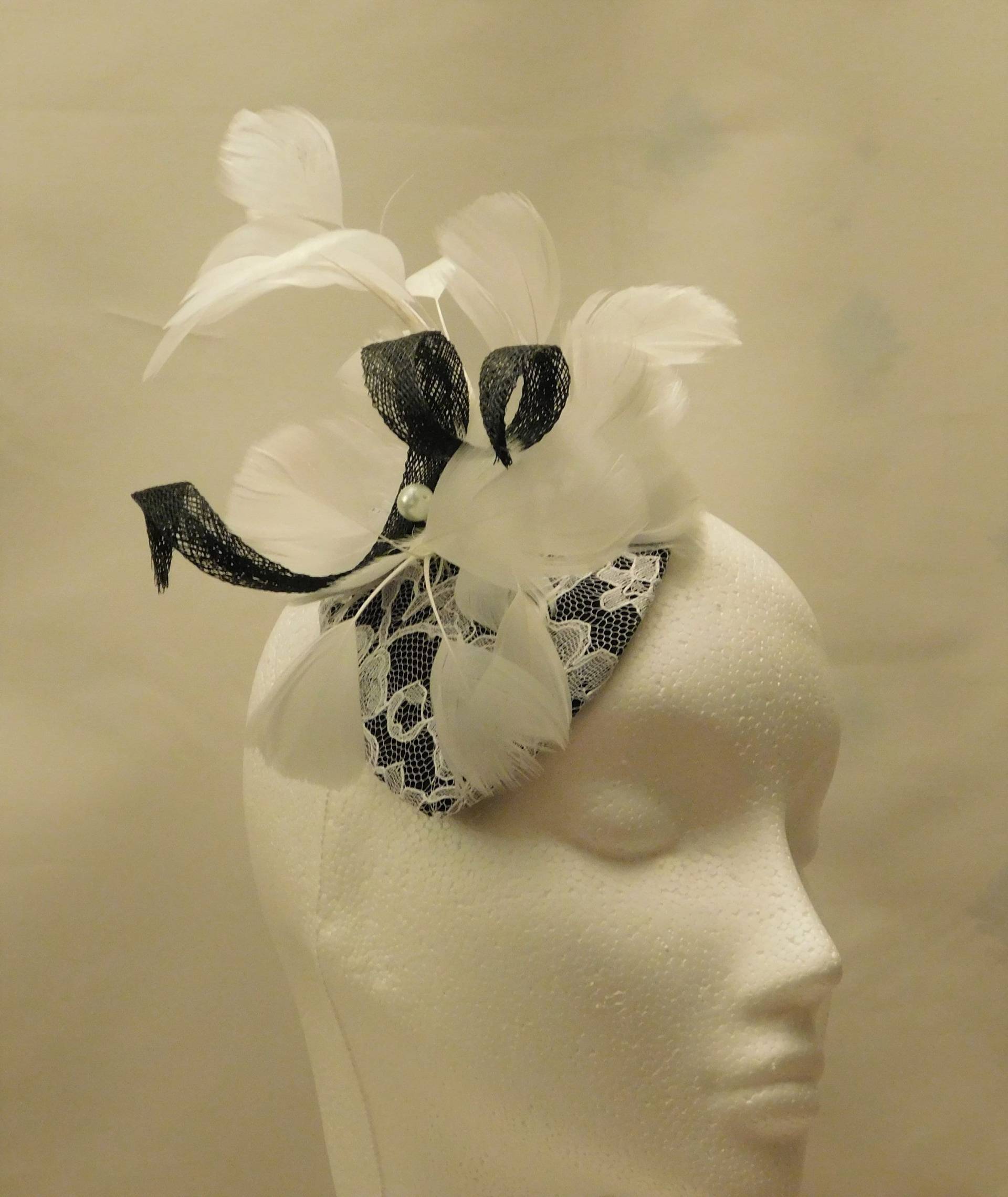 Hut Fascinator Black & White Hut, Damen Hat Cocktail, Rennen, Hochzeit, Goodwood Revival, Hochzeit Fascinator. Federhut Hut Fascinator Black & White Hut, Damen Hat Cocktail, Rennen, Hochzeit, Goodwood Revival, Hochzeit Fascinator. Federhut von EleganceHatinator