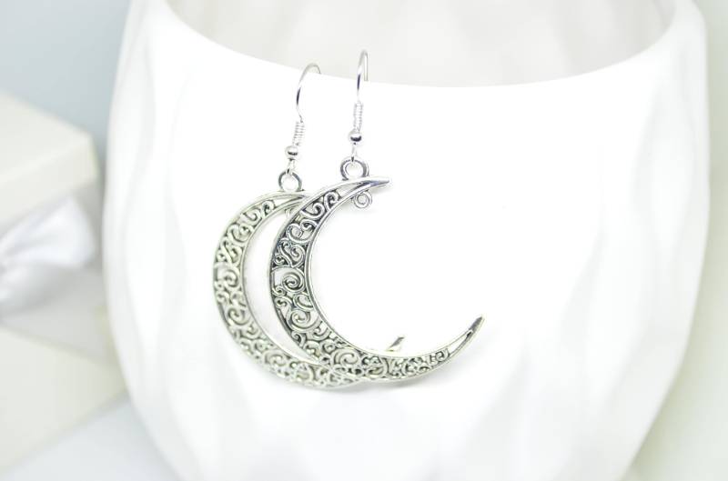 Versilberte Mondsichel Ohrringe 6, 5 cm Charm Ohrringe Versilberte Mondsichel Ohrringe 6, 5 cm Charm Ohrringe von Eleganceforyou