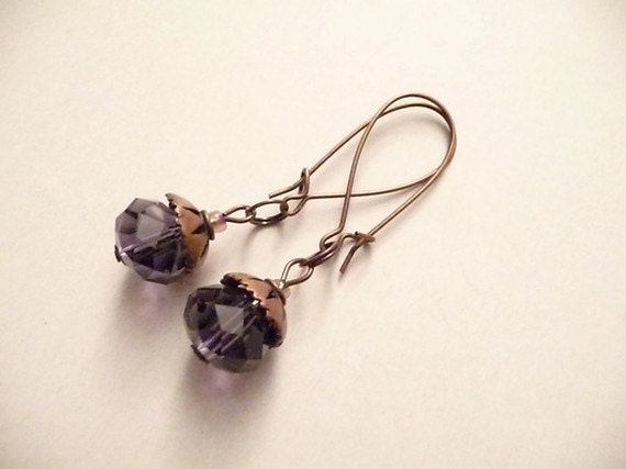 Lavendel Glasperle Kupfer Baumeln Ohrringe von Eleganceforyou