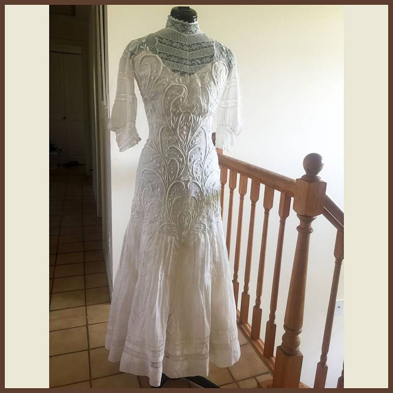 Antikes Handgemachtes Edwardian Batiste Baumwoll - Und Spitzenkleid in Voller Länge von ElegantAntiqueLace