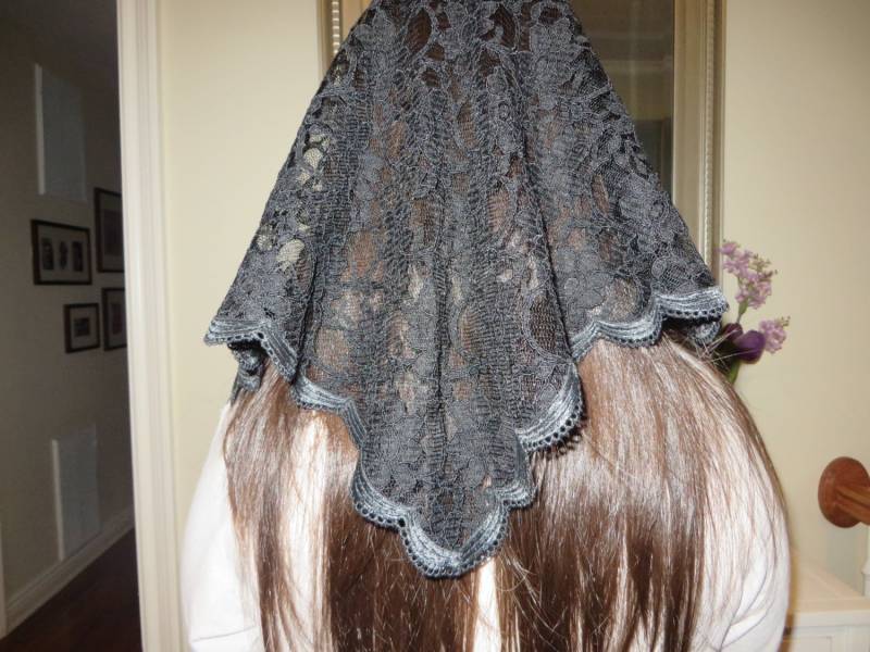 Custom Lace Mantilla Auf Bestellung Mit Auswahl An Farbe, Besatz Und Größe von ElegantDoily