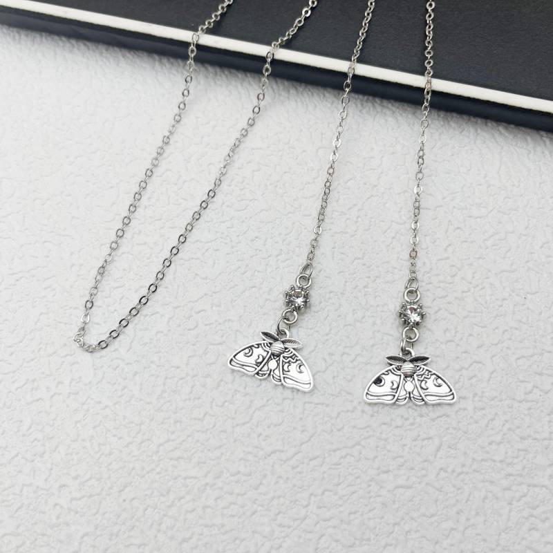 Motte Anhänger Brille Kette, Mode Damen Sonnenbrille Lesebrille Halter, Silber, Zubehör von ElegantEchoDE