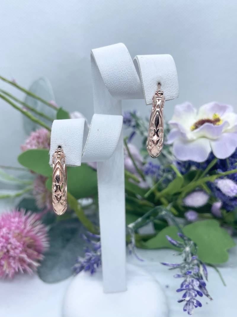 Video Openwork Korb Ohrringe in Ion Plattiert 18K Rg von ElegantJewelsBySindy