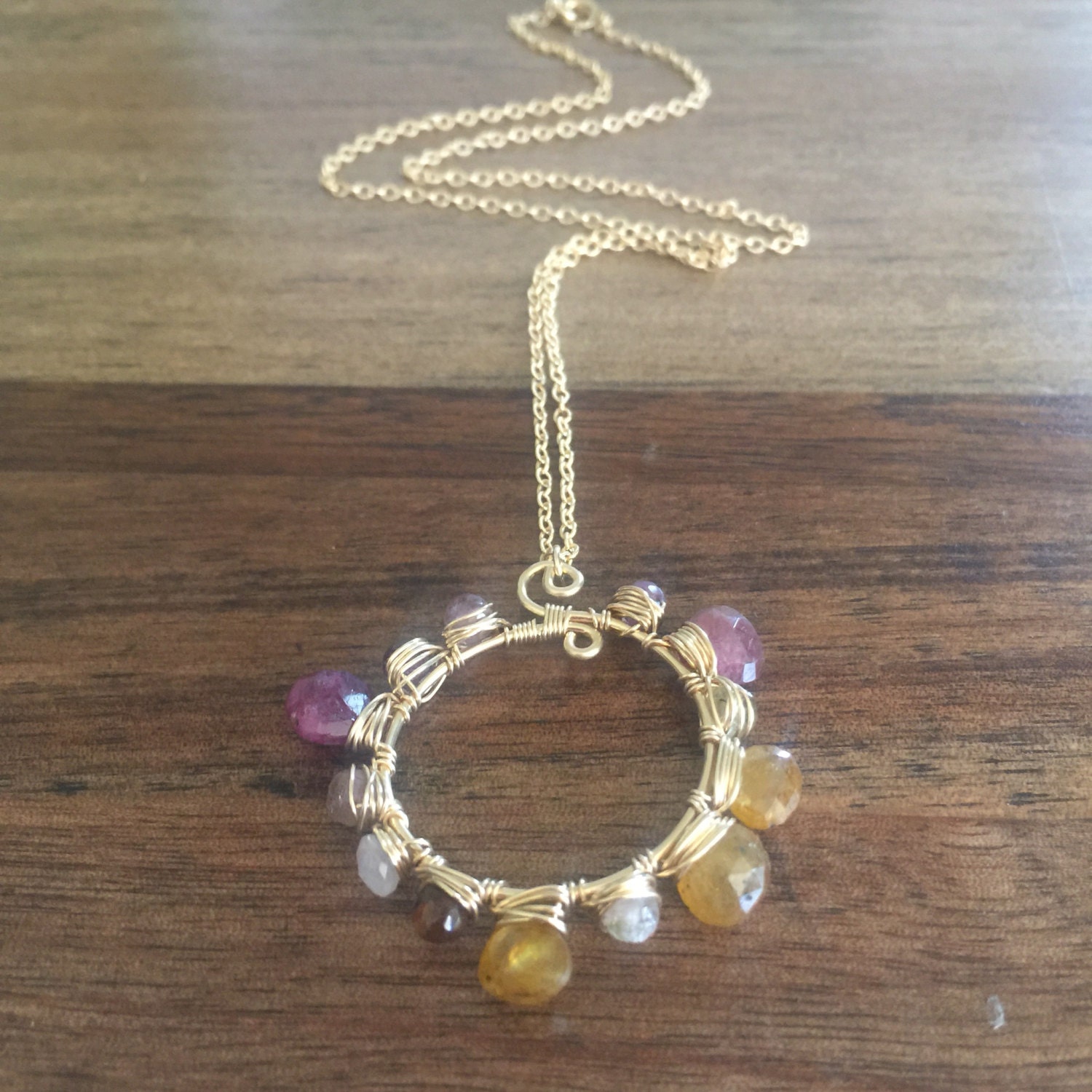 Wassermelone Turmalin Spiraldraht Gewickelt Anhänger Halskette - Gold Wassermelone Turmalin Spiraldraht Gewickelt Anhänger Halskette - Gold von ElegantSinJewelry