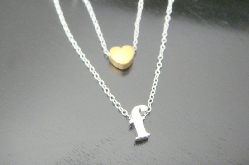 Anfängliche Geschichtet Und Herz-Halskette, Kleine Doppelte Buchstaben Halskette, Doppel-strängige Kleinbuchstaben Erste Silberkette Anfängliche von ElegantSwan