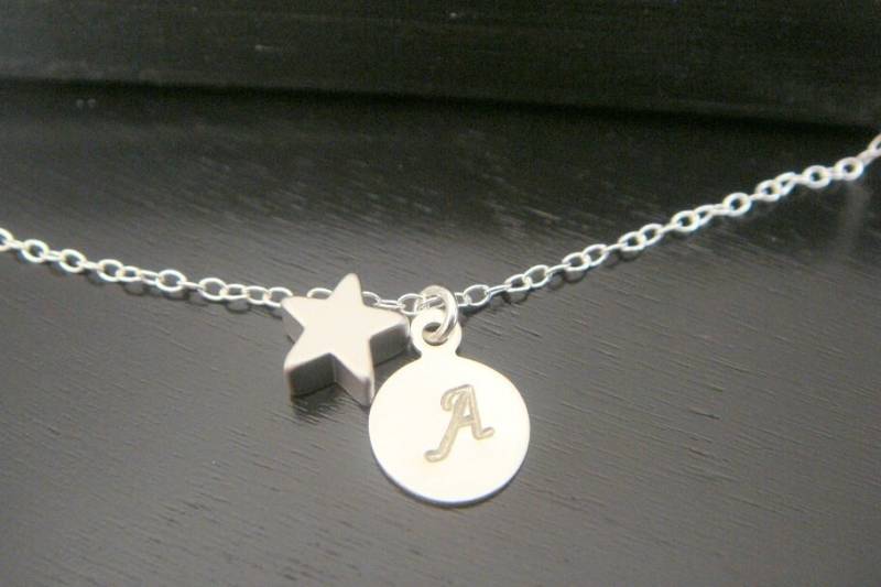 Sterling Silber Kleine Sterne Erste Disc Halskette Braut Brautjungfern Geburtstag Weihnachten Mutter Handstamped Ursprüngliche von ElegantSwan