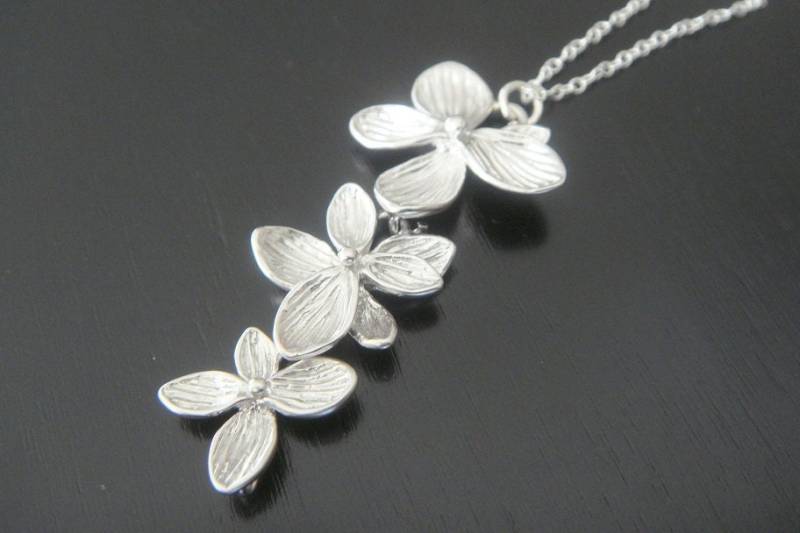 Verkauf-sterlingsilber Cascading Dreibett-, Elegante Halskette von ElegantSwan