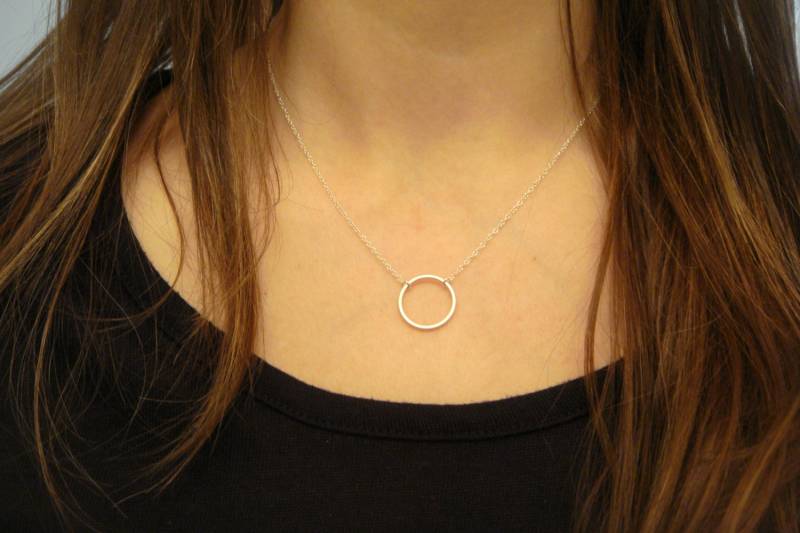 sterling Silber Infinity Circle Kette, Gutes Karma Collier, Trendige Mode-Kette, Prominente Inspiriert Ewigkeit Halskette Collier von ElegantSwan