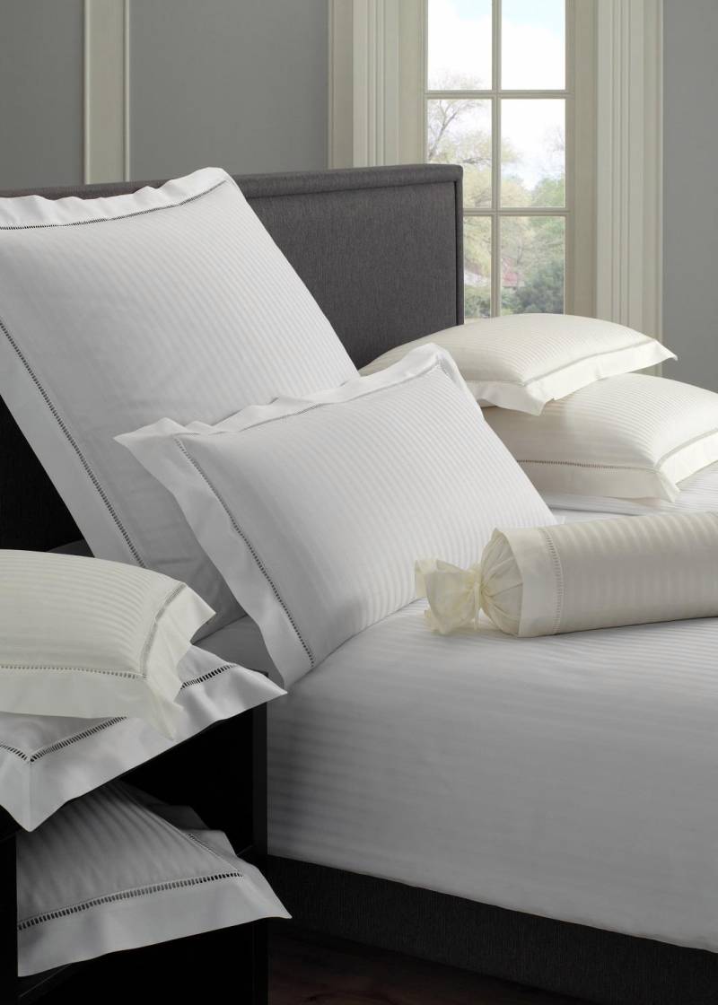 Elegante Bettwäsche "White House" 2 Stk. tlg. mit unifarbenen Streifen von Elegante