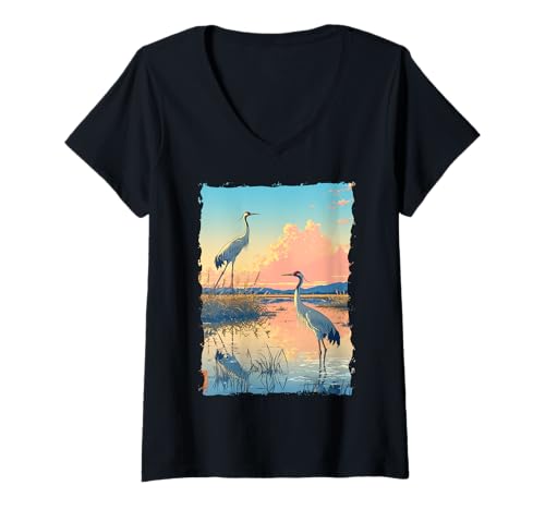 Damen Kraniche Kanji Sakura Japan Natur - Sonnenaufgang Zen T-Shirt mit V-Ausschnitt Damen Kraniche Kanji Sakura Japan Natur - Sonnenaufgang Zen T-Shirt mit V-Ausschnitt von Eleganter Vogel Friedliches Ästhetisches Geschenk