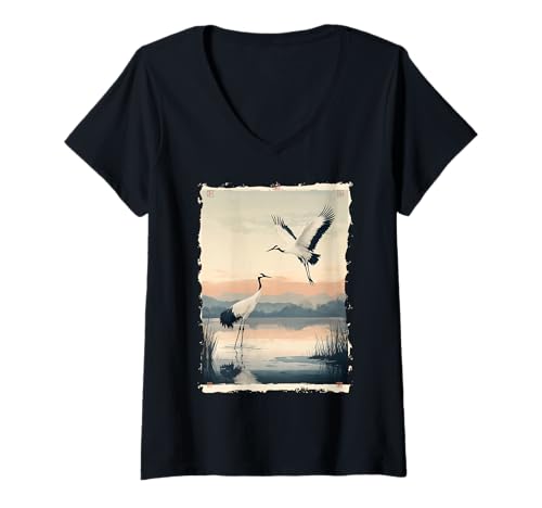 Damen Kraniche Kanji Sakura Japan Natur - Sonnenaufgang Zen T-Shirt mit V-Ausschnitt Damen Kraniche Kanji Sakura Japan Natur - Sonnenaufgang Zen T-Shirt mit V-Ausschnitt von Eleganter Vogel Friedliches Ästhetisches Geschenk