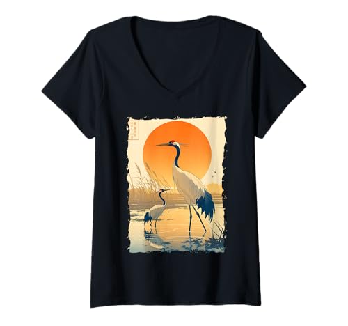Damen Kraniche Kanji Sakura Japan Natur - Sonnenaufgang Zen T-Shirt mit V-Ausschnitt Damen Kraniche Kanji Sakura Japan Natur - Sonnenaufgang Zen T-Shirt mit V-Ausschnitt von Eleganter Vogel Friedliches Ästhetisches Geschenk
