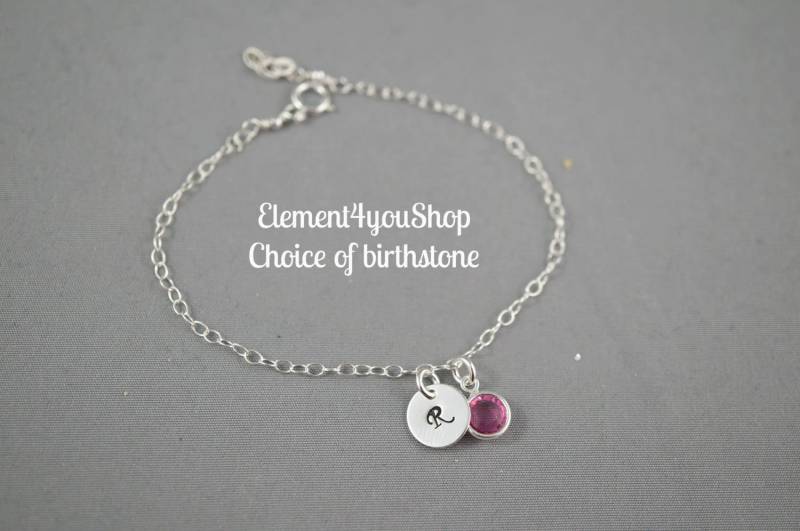 Handgestempeltes Anfangsarmband Mit Geburtsstein | Sterling Silber Oder Gold Kette Benutzerdefinierte Monogramm Swarovski Charme Geschenk Für von Element4YouShop