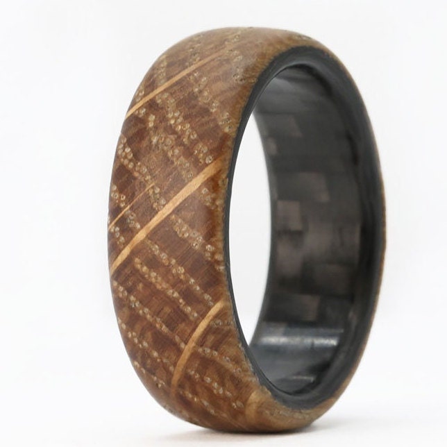 Whisky Fass Holzring, Kohlefaser Ring, Herrenring - Der Brennerei Whisky Fass Holzring, Kohlefaser Ring, Herrenring - Der Brennerei von ElementRingCo