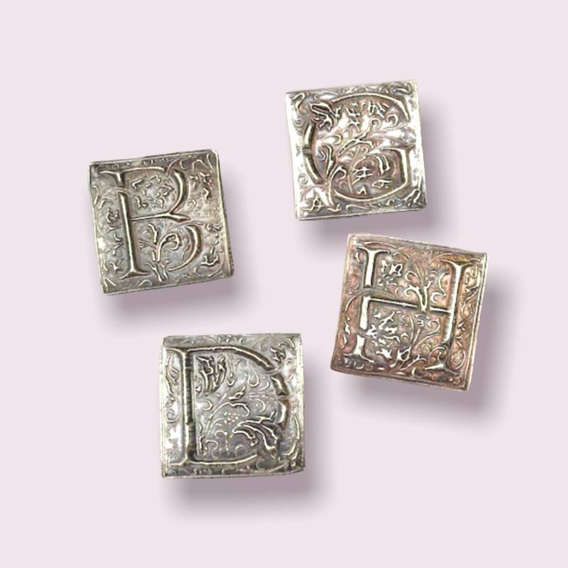 Feinsilber Monogramm Initial Anhänger Handgemachtes Blumenmuster Feinsilber Monogramm Initial Anhänger Handgemachtes Blumenmuster von ElementalSilver1