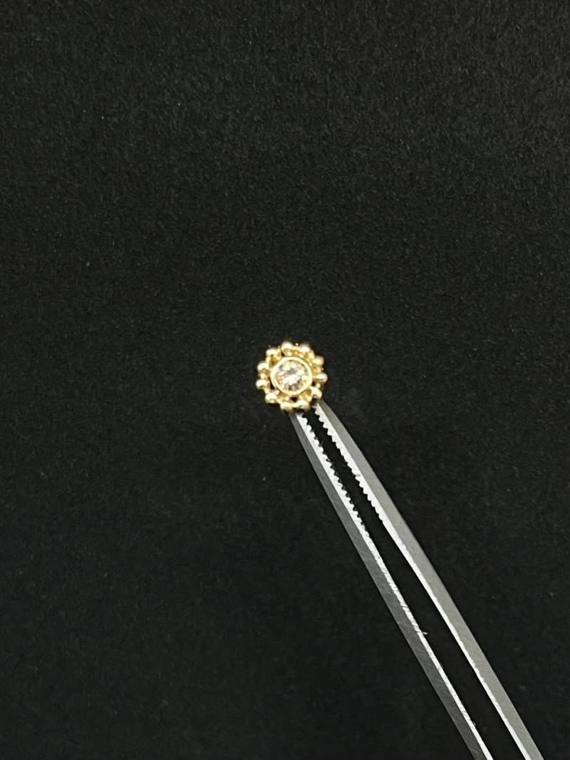 Piercing Ende Mit Weißem Diamant 18K Ig Piercing Ende Mit Weißem Diamant 18K Ig von ElementaryJewels